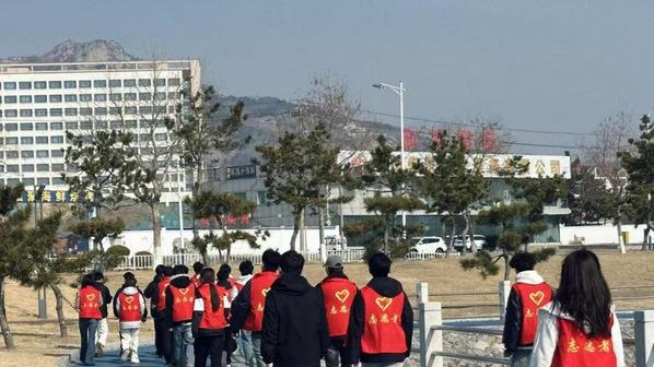 双节同至，净滩同行——山外大人工智能学院开展沿海净滩志愿服务活动