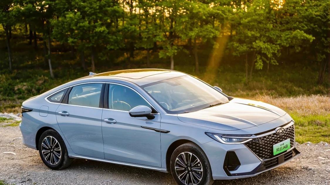 适合上班族开的三款车，质量靠谱安全系数高，开着倍有面子