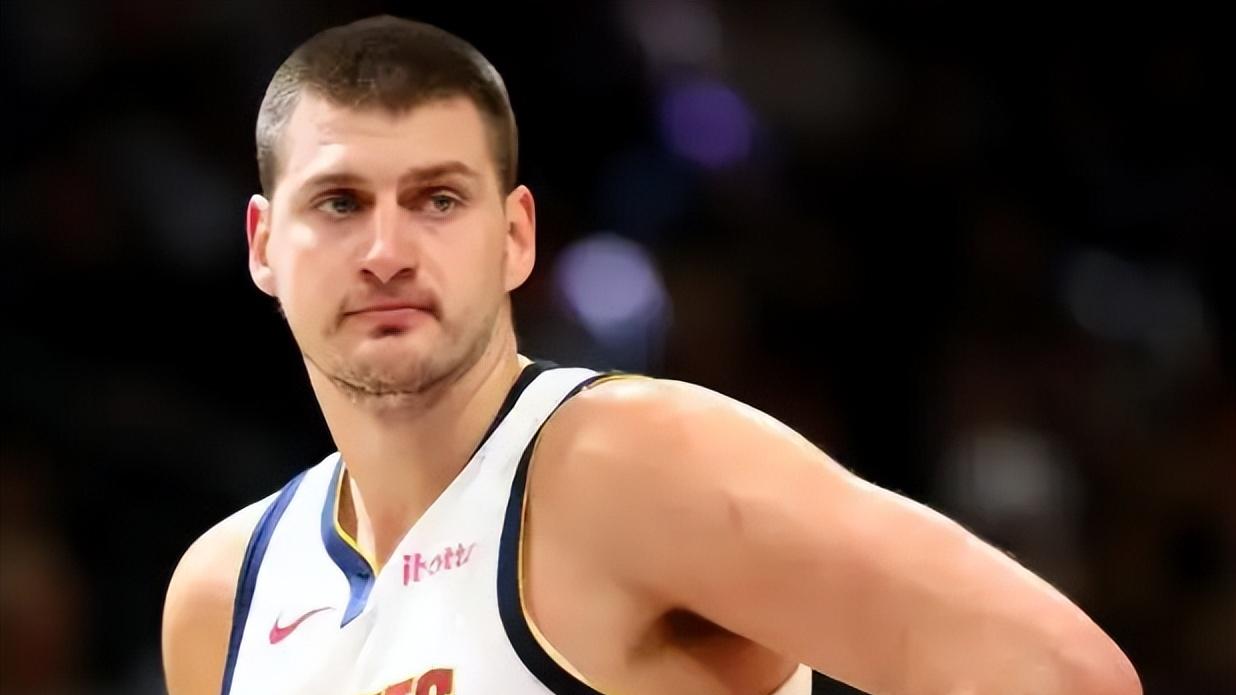 文班复出26分钟狂砍40+13+5+2，赛季若包揽5大奖，能超6大巨星？