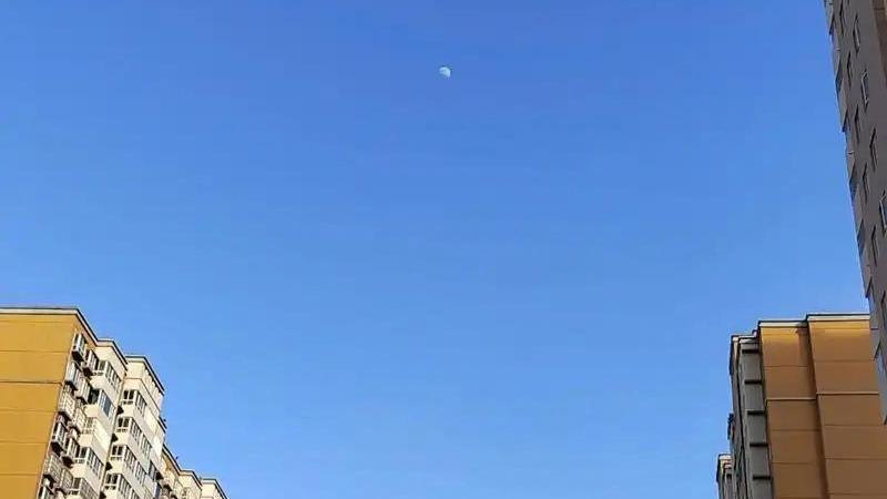白天的月亮：一直被忽略的天空“显眼包”