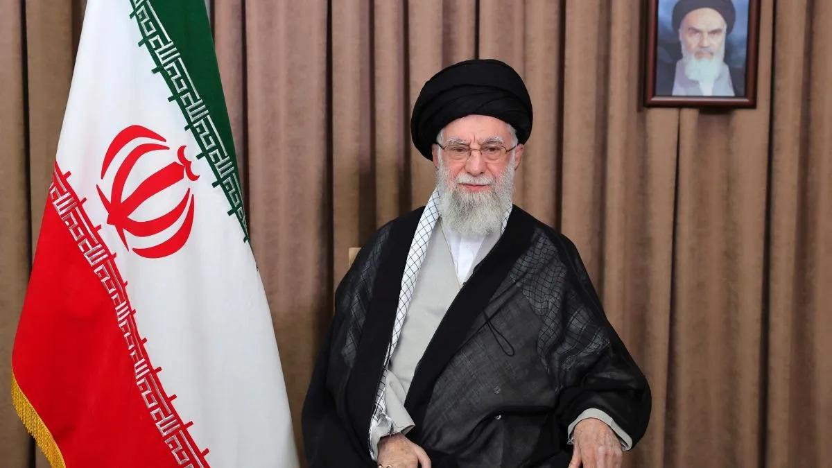 英语：以色列和美国袭击伊朗，阿里·哈梅内伊与外界失去联系