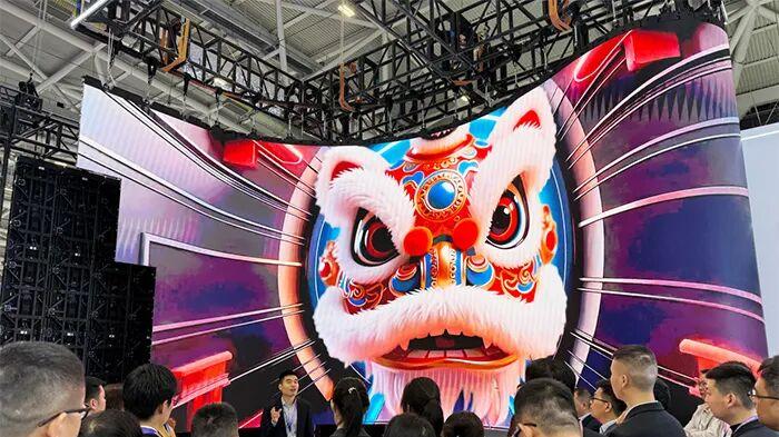 对话联建光电：重构LED大屏防护 双面显示与柔性开启显示新视界