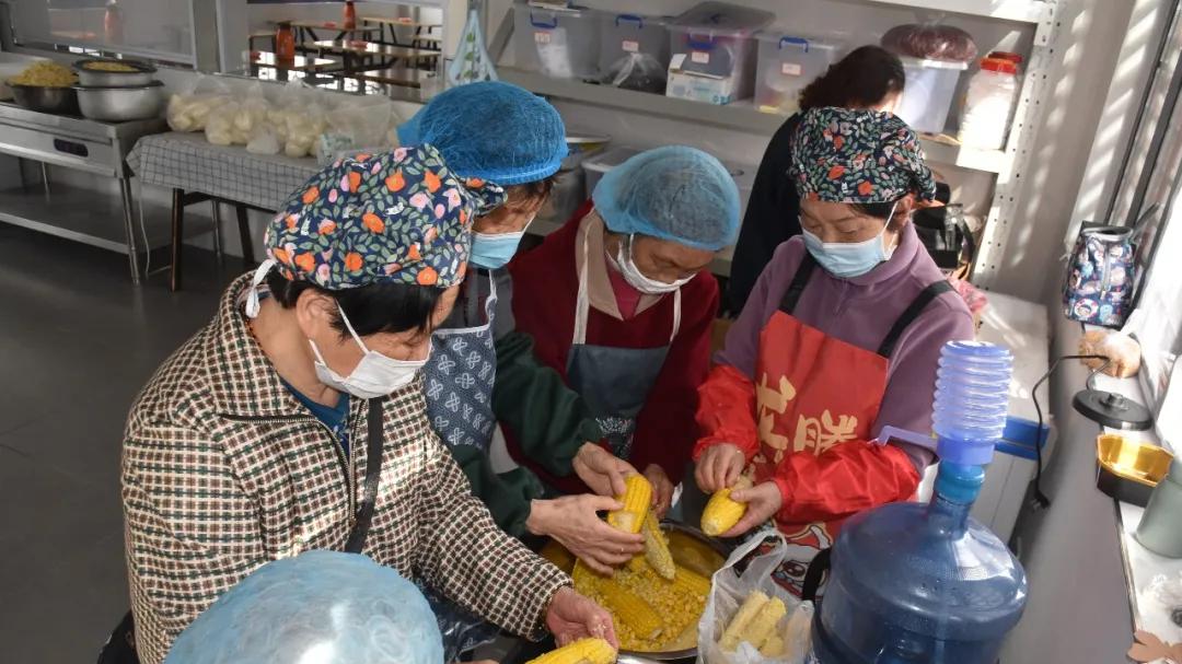 新蒲新区同心敬老家园爱心公益食堂正式开业