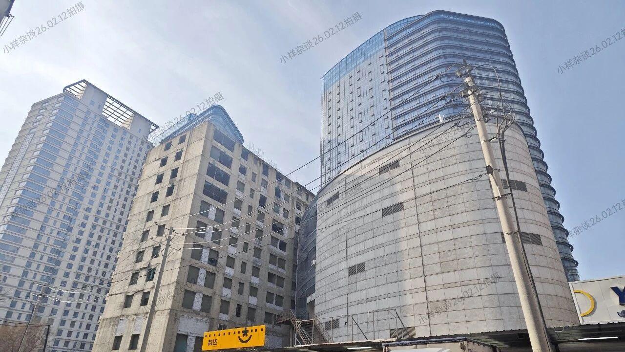 青年大街领先国际的正面与背面，竟如此不同