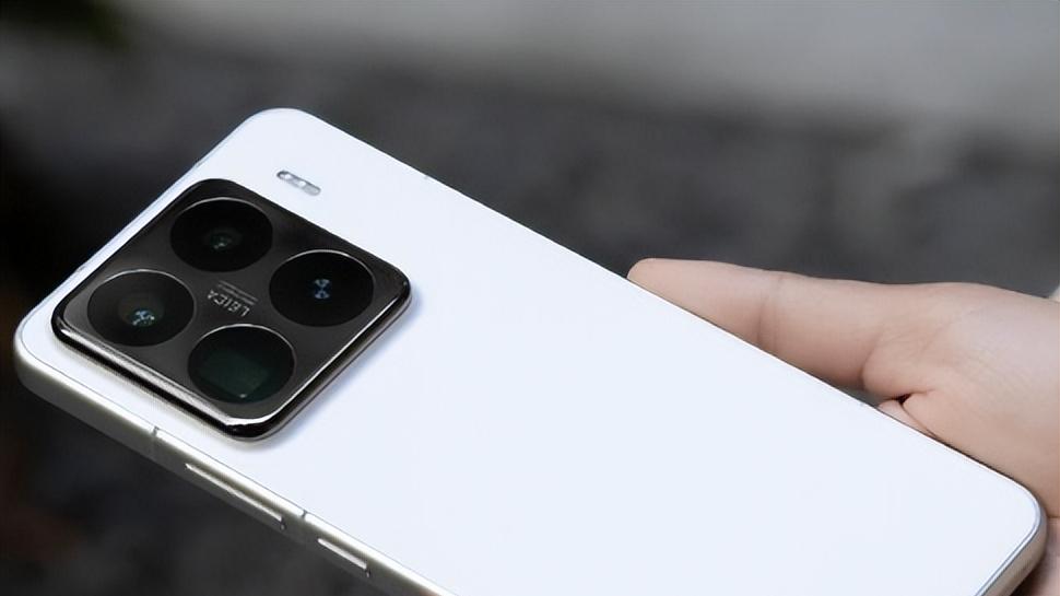 小米“无底线”清仓，16GB+512GB旗舰跌价2200元，新机都不香了？