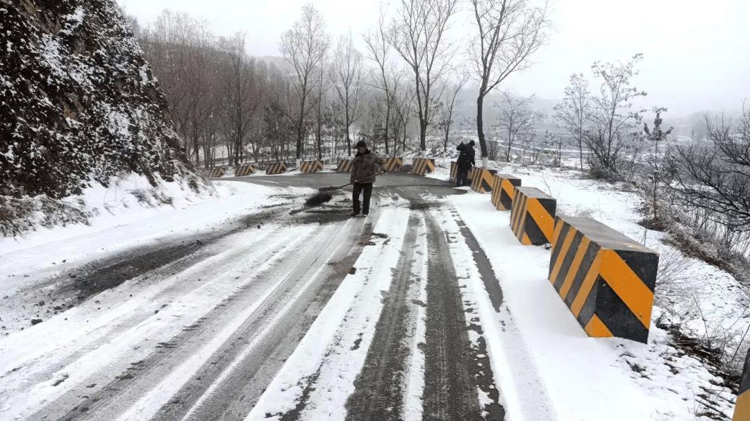 「春雪增春色」春雪满空来平凉