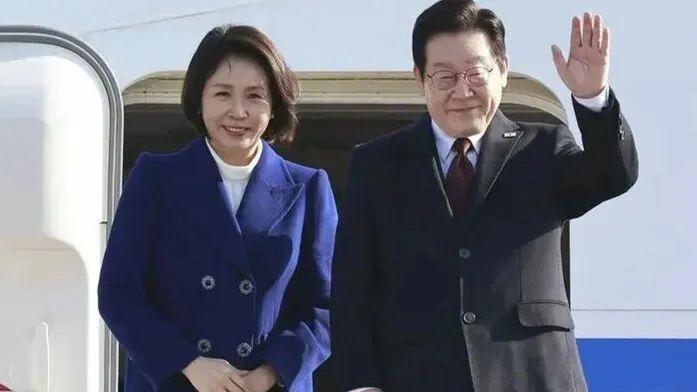 李在明与金惠景：布衣与红裙的深情相守