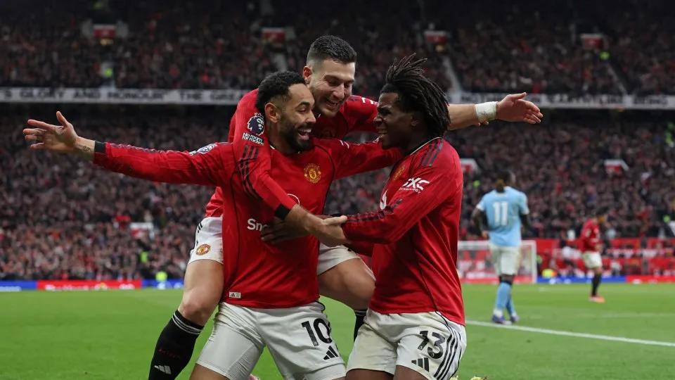 曼联冬窗策略转向：左翼补强优先，中场目标留待夏窗