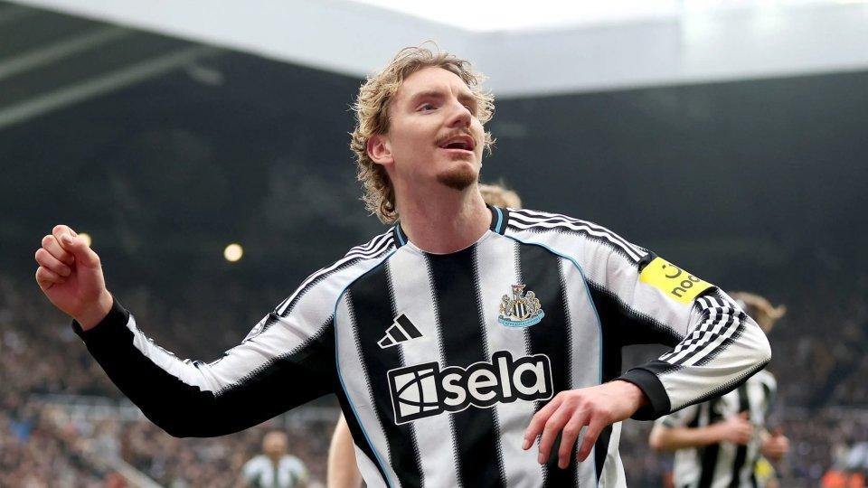 再见啦，英超！23场7球，纽卡欲打折出售“2米梅西”，拜仁巴萨乐翻天