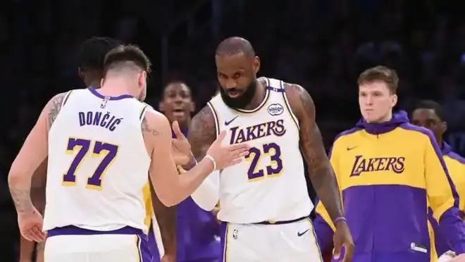 湖人连胜背后的隐患：进攻上限与防守短板