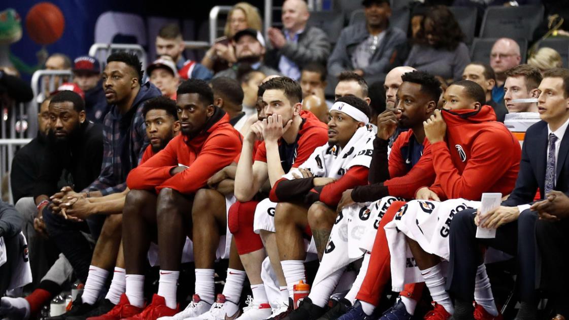 NBA球员非富即贵？来看看边缘人一年能赚多少