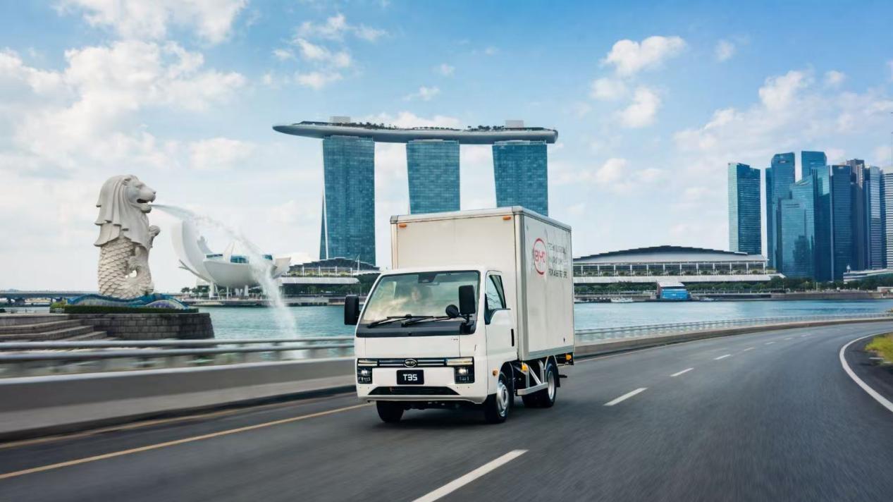 比亚迪包揽新加坡多项销量冠军，助力当地全面电动化