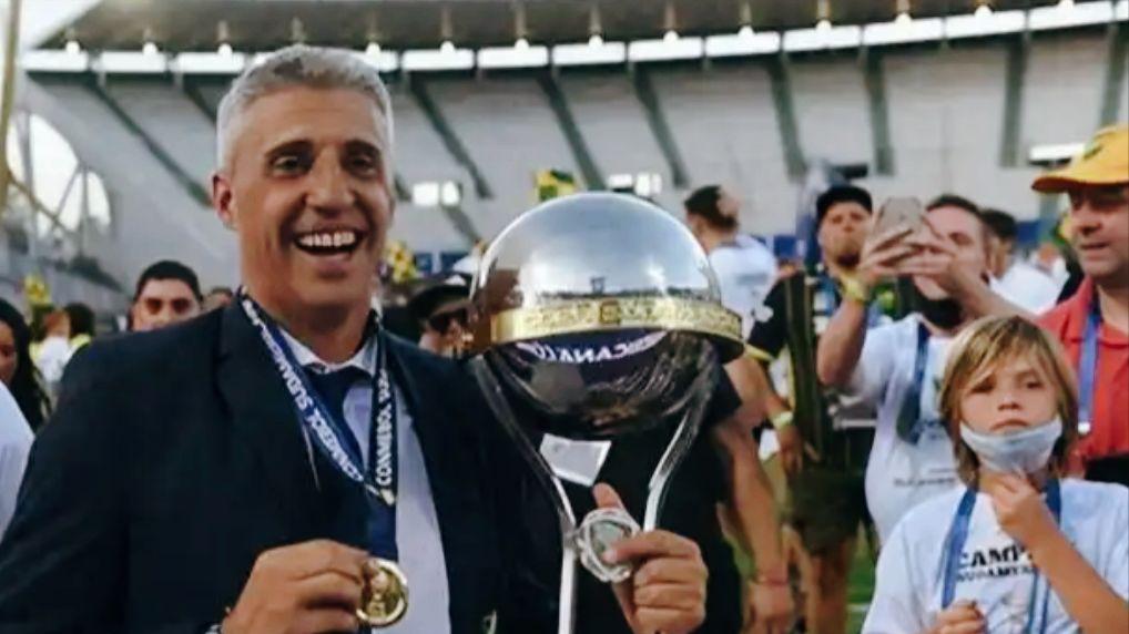 世界第一身价却只能当替补？他亲吻亚冠奖牌时，一生颠沛终于释怀