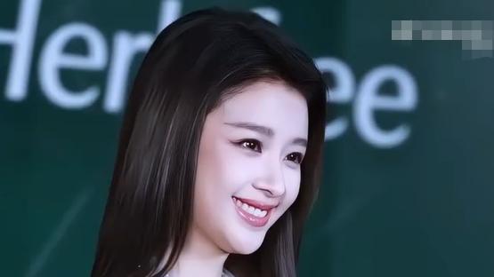 孙怡好长一条人！这身材谁看了不羡慕？