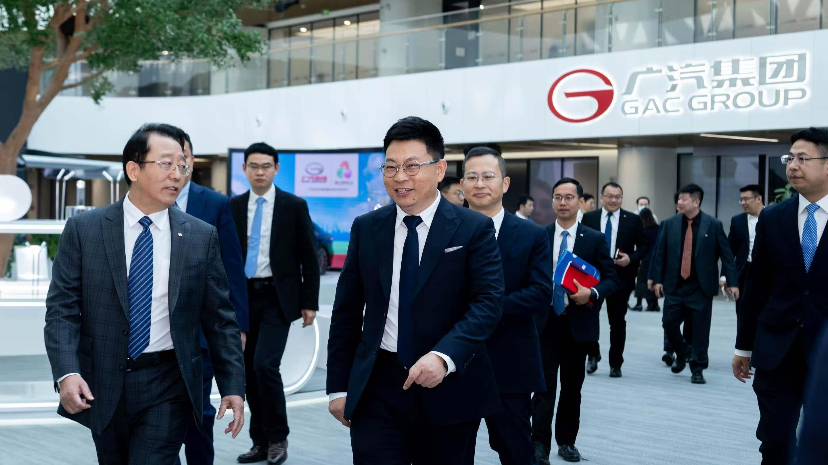 广汽集团与华为终端签约，深化鸿蒙生态与AI技术合作