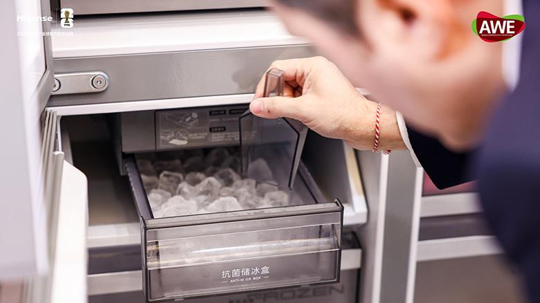 世界杯定制冰箱登场 海信璀璨650U8闪耀AWE2026展会