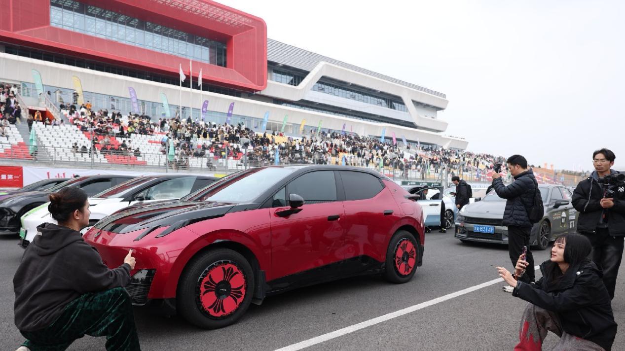 谁能拒绝？天府极速嘉年华来袭，领克Z20下赛道质感拉满