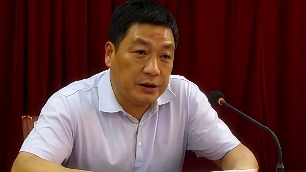 权力迷途与迟来的“救赎”：越城老将丁忠平主动投案始末