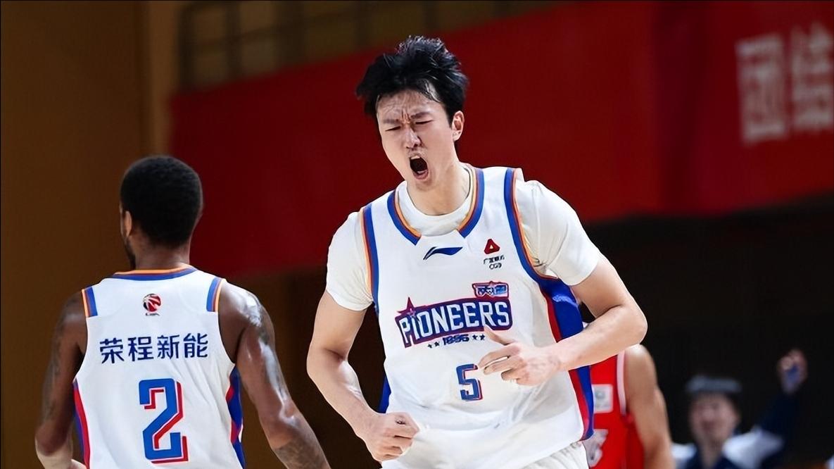 赵睿复出成得分王，爆冷15分大败，一个月无连胜