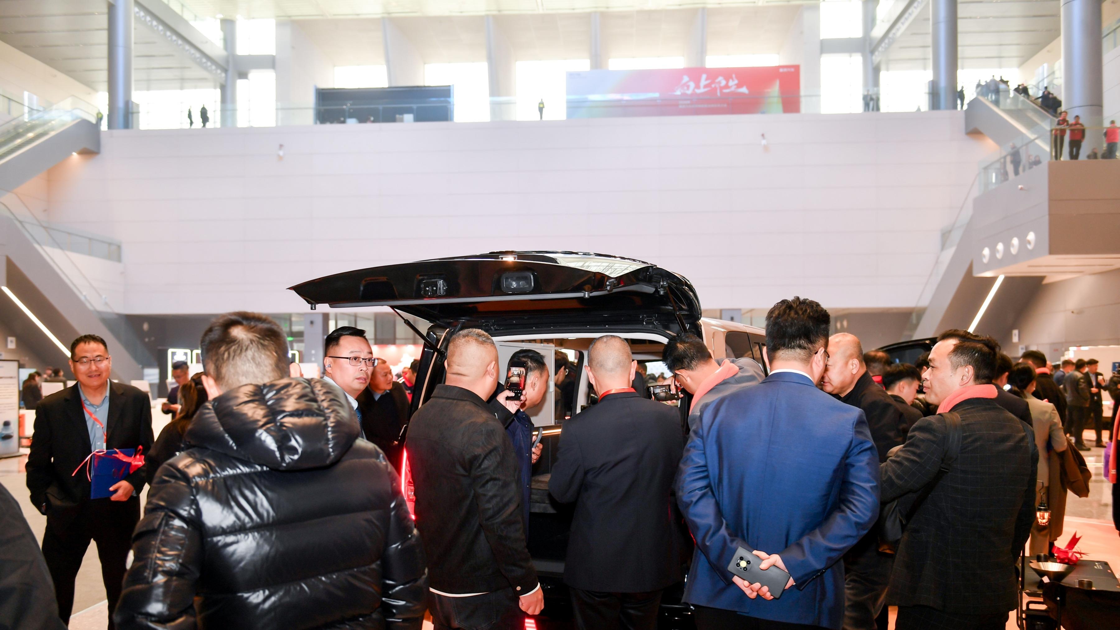 鑫源汽车龚大兴：“大象”入场，做商用车界的“胖东来”！