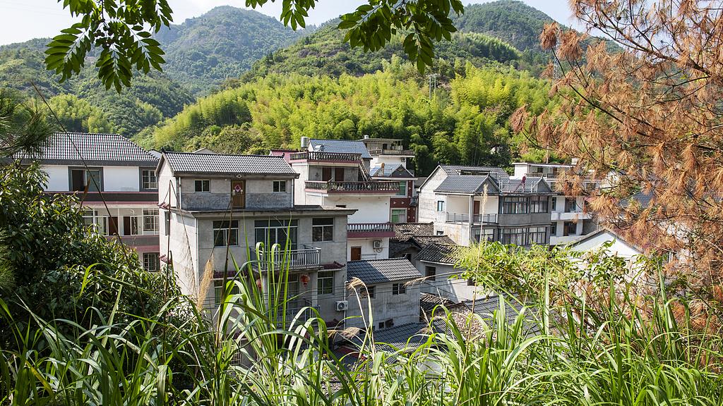 村干部里面必须要有女干部吗？