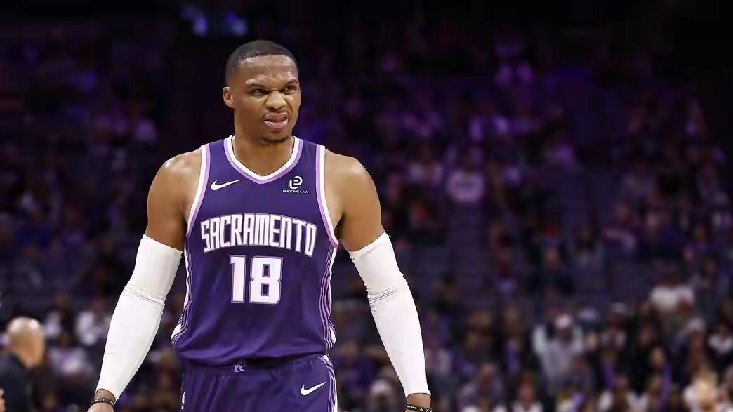 国王125-129不敌灰熊，萨博尼斯24+15+3，德罗赞20+3+5