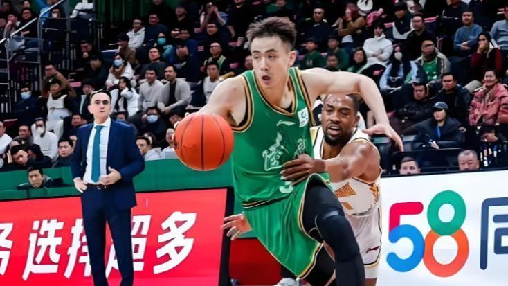 王牌复出！杨鸣迎来重要帮手，赵继伟已通过体测，14日比赛可出场