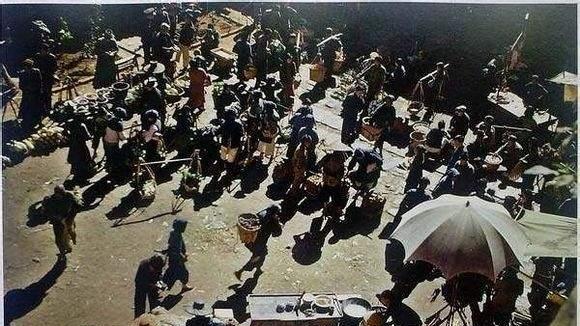 这些彩色老照片，藏着半个多世纪前的中国城市烟火气