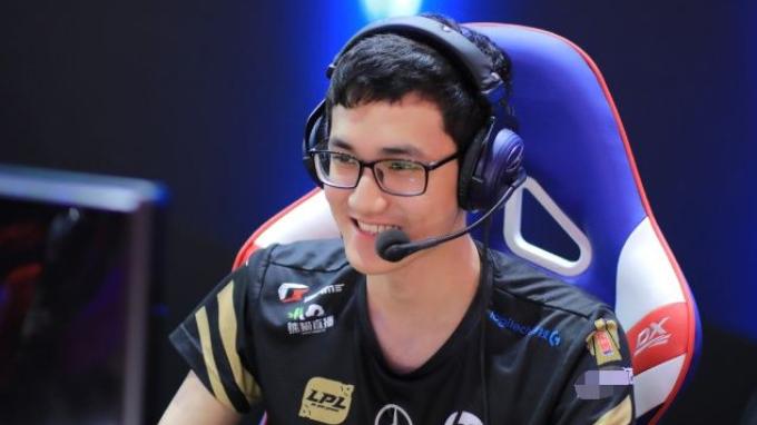 卡萨回忆S8世界赛，透露RNG输比赛的原因，如今想起来还很后悔