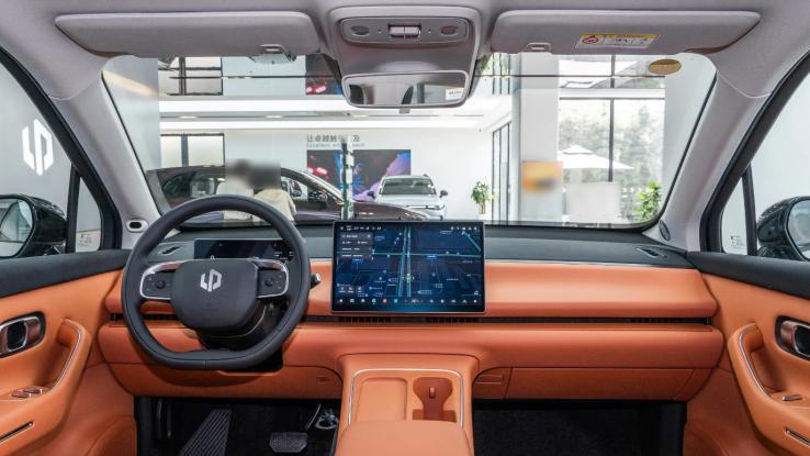 别盲选！零跑C10选购指南：这么选才省钱