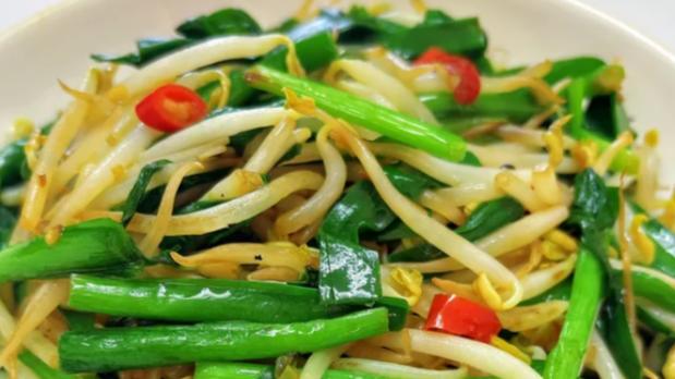 韭香辛香豆芽脆嫩，一口尝尽春天的清鲜与灵动