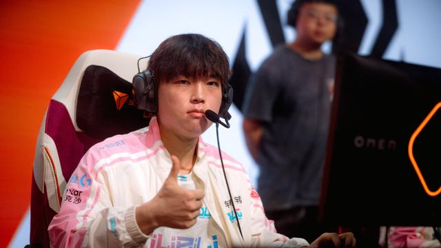 全球先锋赛大奇迹日：G2接连遭遇LCK双雄，LPL无情内战