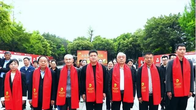 缅怀革命英烈，传承红军精神
