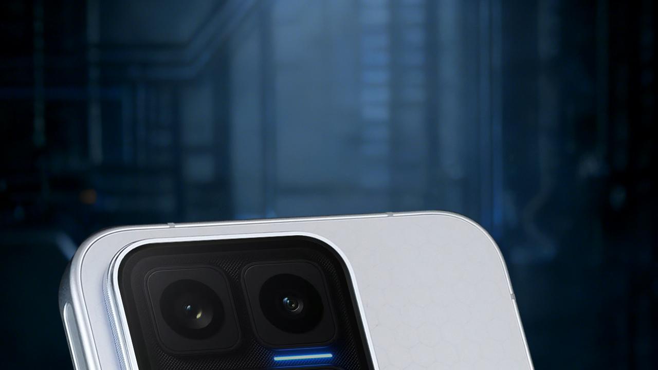 实拍iQOO 15 Ultra 2077 & 2049，最具未来感性能Ultra！