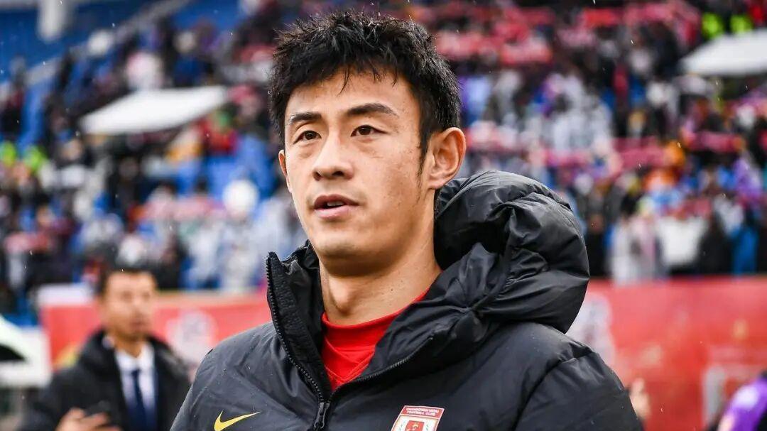 郑智的“恒大班底”引热议：情怀背书还是专业选择？