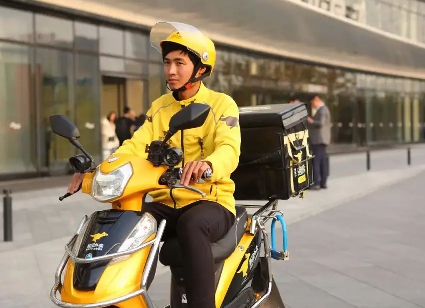 《跑外卖》：一个女外卖骑手的自白