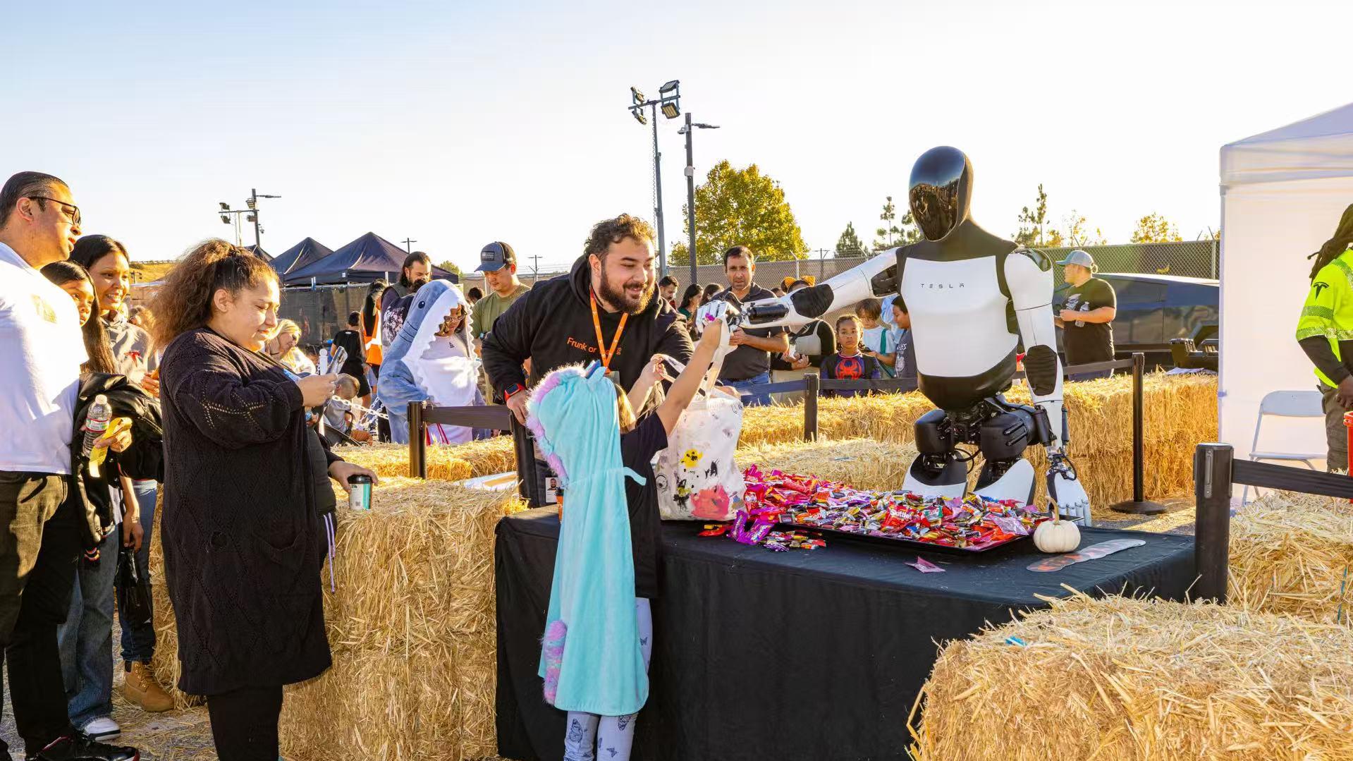 特斯拉2025年交付约163.6万辆，储能业务同比大增48.7%