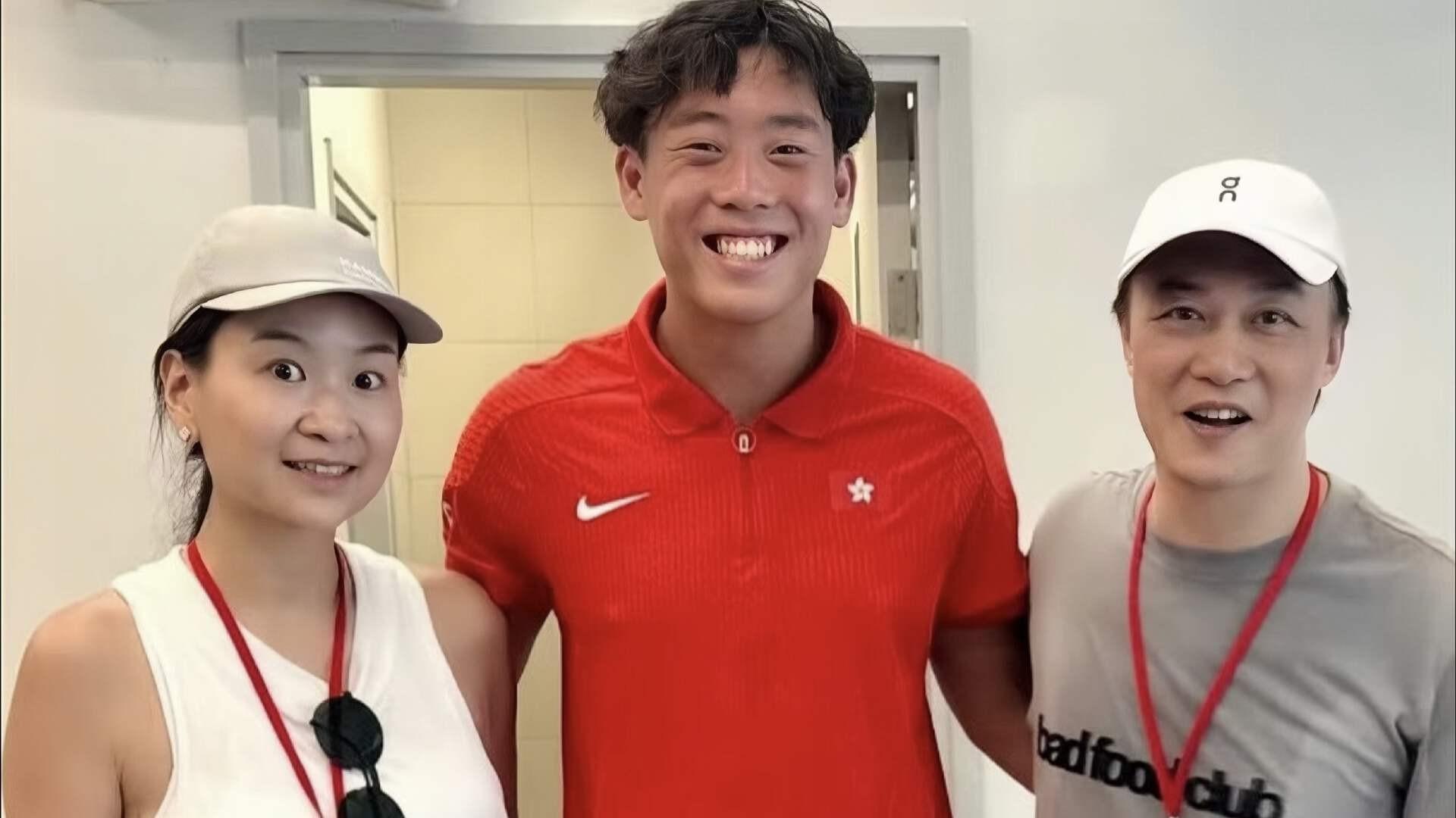 陈康堤换头像那天，黄泽林发了条带网球拍的动态｜21岁星二代和网坛一哥的“不回应”，比官宣还像官宣