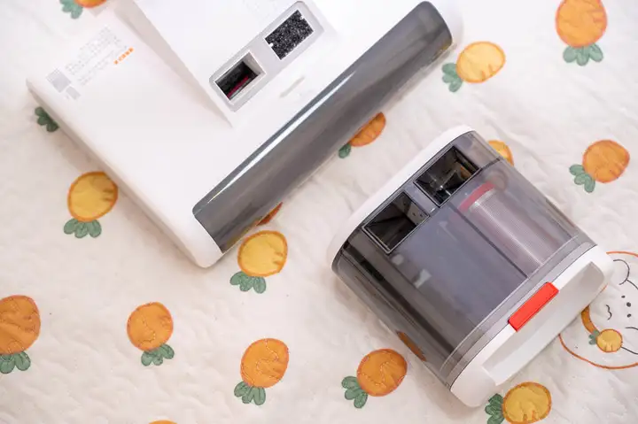 家里床垫看着挺干净？吸完这台除螨仪后，我沉默了……