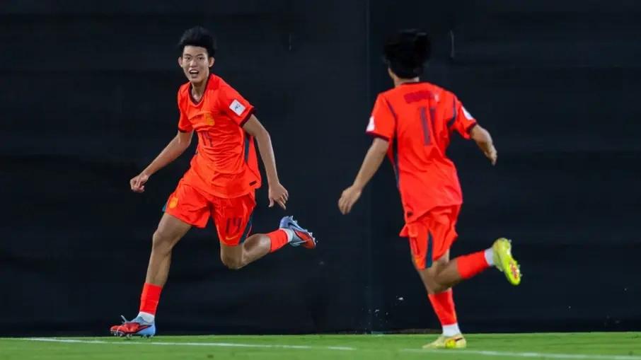 U17亚洲杯1/4决赛战报：中国男足逆转沙特，成功晋级四强