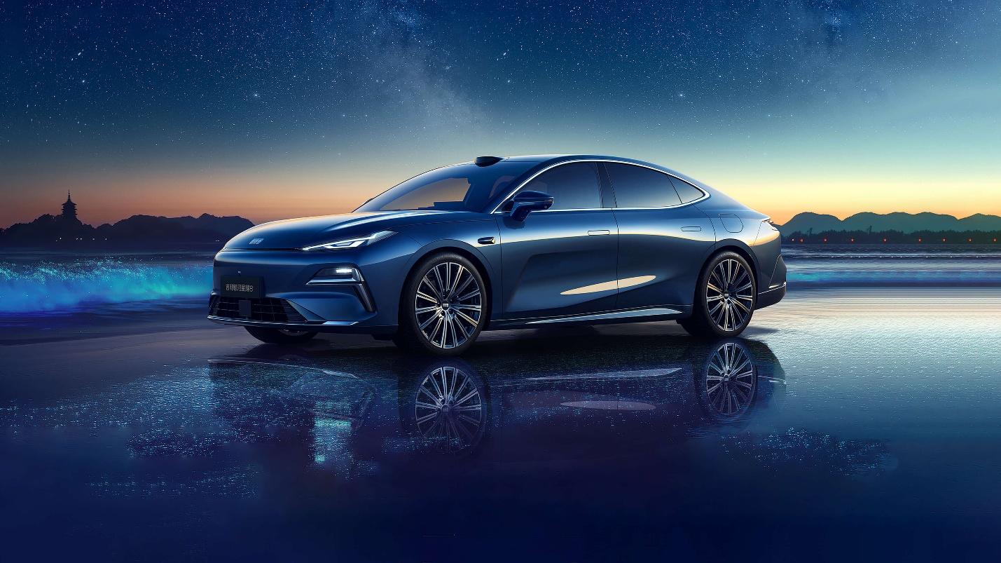 15万级家轿内卷升级！深蓝L07对比星耀8：辅助驾驶真能拉开差距？