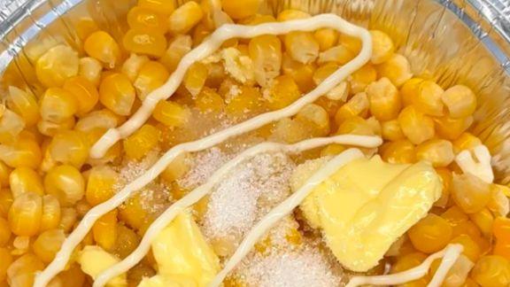 秋夜一碗热乎：芝士焗玉米，治愈整个微凉夜晚