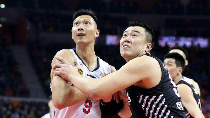 39岁韩德君身材暴瘦，白发突出呈断崖式衰老，职业生涯损耗太大