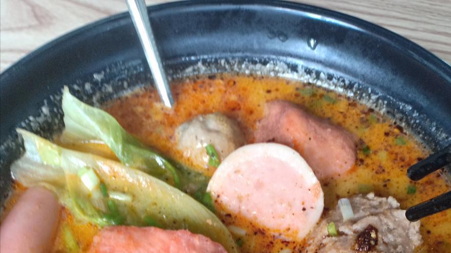 网红水泥麻辣烫的黑色酱料，核心原料竟是它