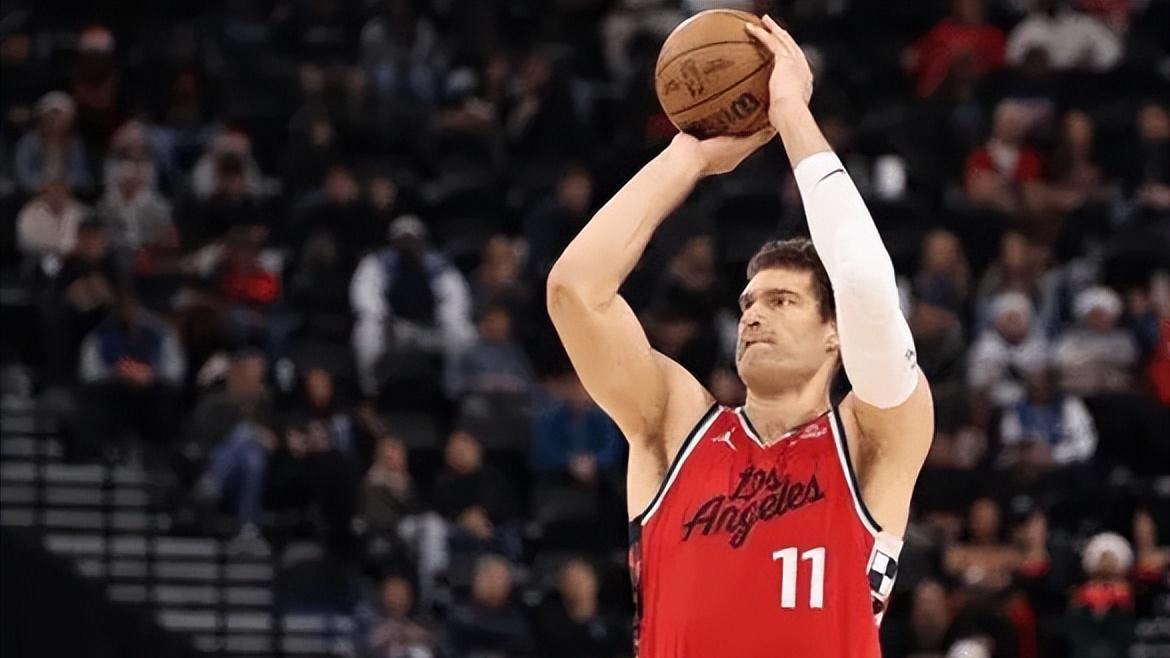 轰31+4+6！我们需要拉开空间，哈登赛后采访！