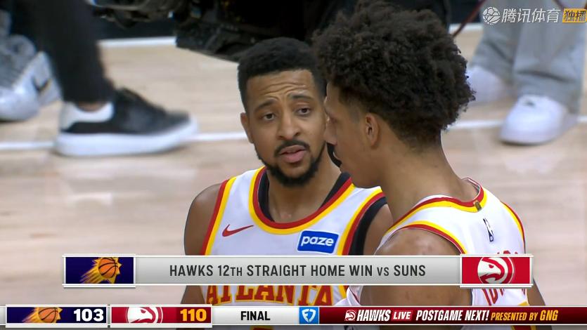 太阳憾负！布克31+4+3伤退，赛后马威走过去，一把抱住麦科勒姆