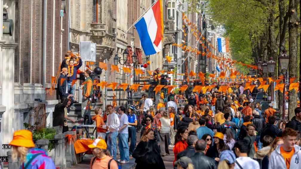 收藏起来！四月在荷外籍人士必读：报税、国王节、公务员罢工…