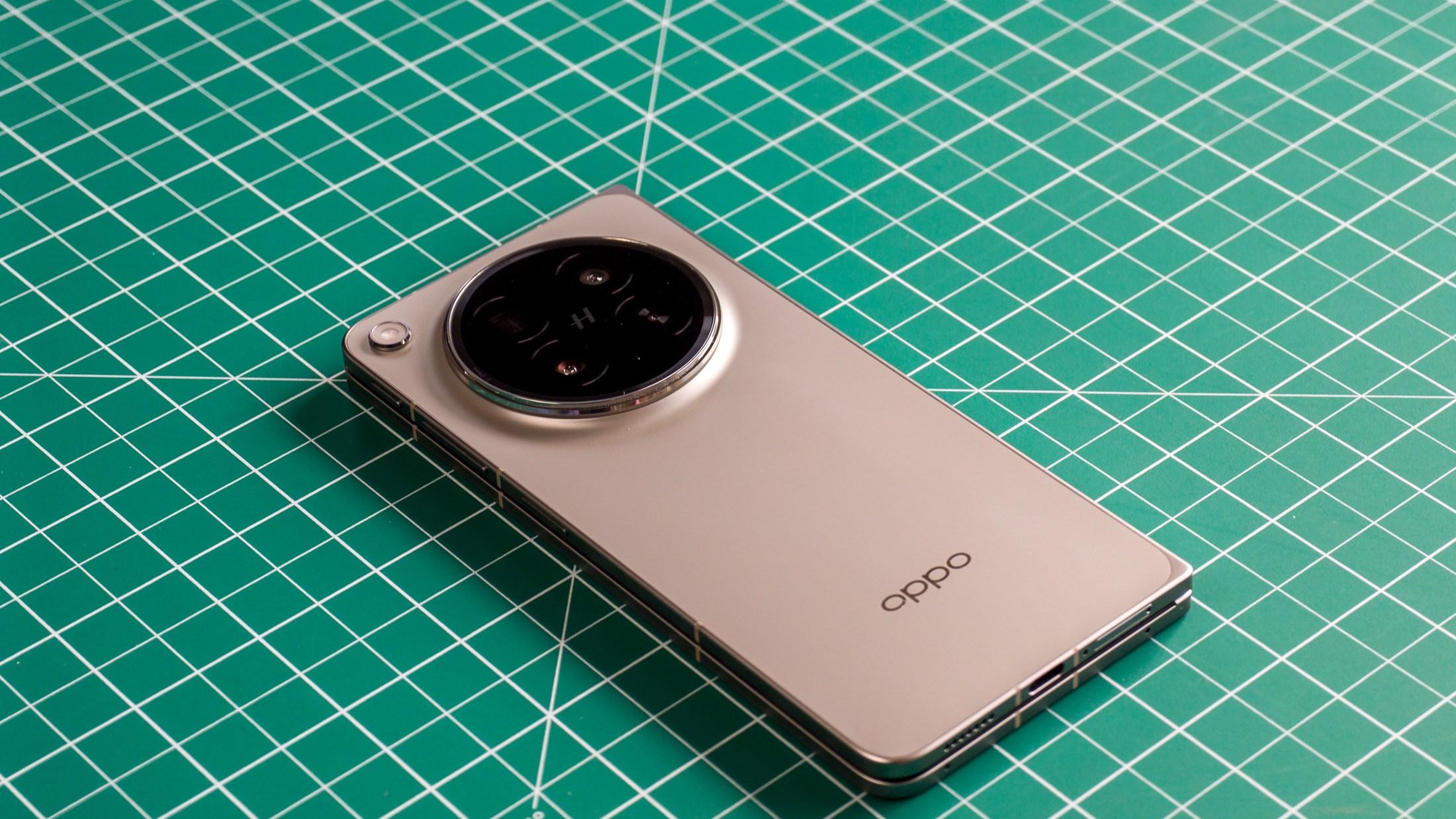 乎无折痕！OPPO Find N6 被 The Verge 打 99 分，折叠屏天花板真的来了？