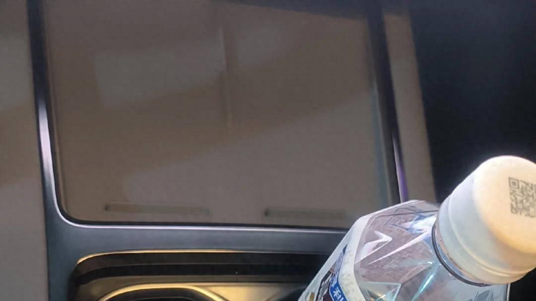 从吐槽到真香！极氪7X杯托换新太暖心