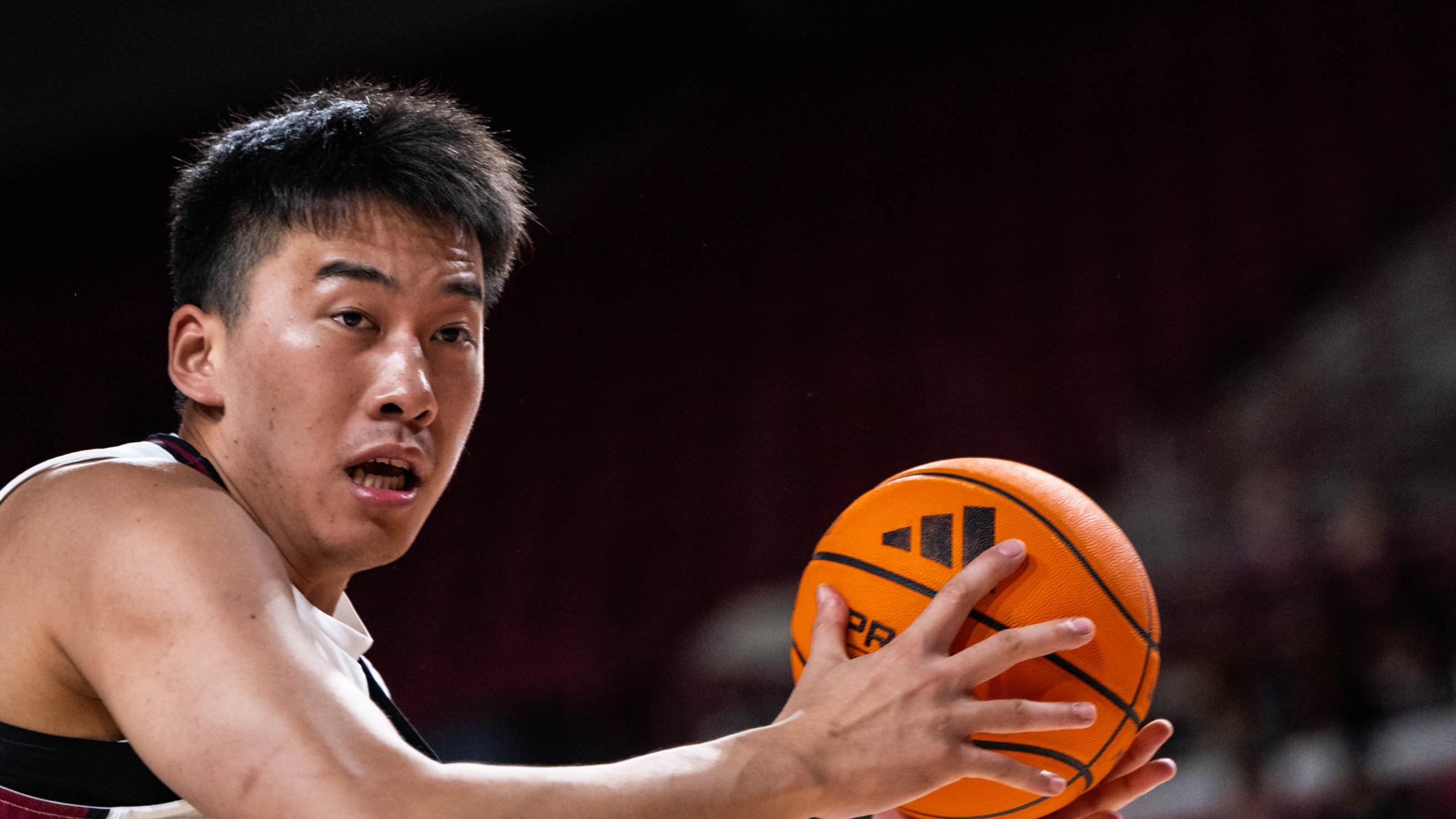 轰31+6！中国男篮21岁2米06新星回到NCAA大爆发：连打2+1霸气大吼